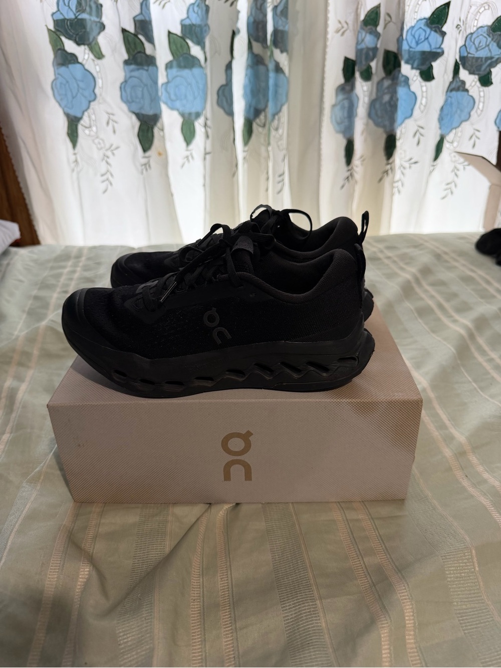 Cloud nova x Black Womens Athletic Running Sneakers